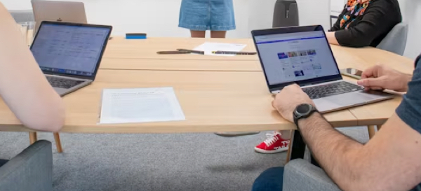 可用性测试在UI/UX用户界面设计中的重要性如何？